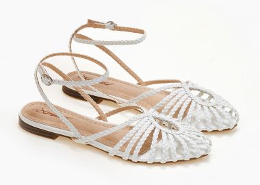 Φλατ σανδάλια με λουράκια σε πλεκτό σχέδιο - Λευκό - Issue - 