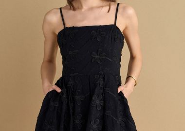 Φόρεμα κοντό με ανάγλυφα λουλούδια - 5206634916105 -  - 