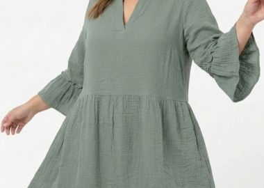 Φόρεμα με βολάν σε λαδί χρώμα plus size -  - 