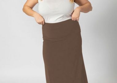 Φούστα maxi εβαζέ σε light ποιότητα σε σοκολά χρώμα plus size -  - 