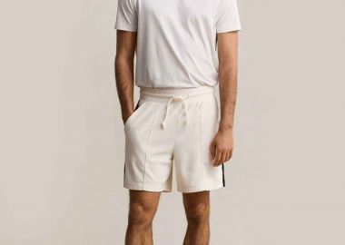 Gant ανδρική βερμούδα terry cloth με ελαστική μέση και contrast ρίγα στα πλαϊνά Regular Fit - 2069082 Εκρού - GANT - 