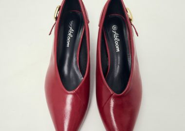 Γόβα με Μικρό Τακούνι & Χρυσή Αγκράφα -  - 