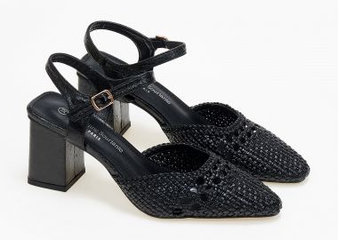 Γοβάκια με ιδιαίτερο σχέδιο - Μαύρο - Issue - 