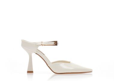 Γόβες λευκές λουστρίνι με λουράκι στον αστράγαλο και ιδιαίτερο τακούνι ΛΕΥΚΟ - Tsoukalas - 