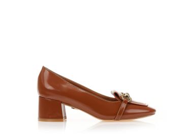 Γόβες loafers TSOUKALAS καφέ δερματίνη με χρυσές αγκράφες ΚΑΦΕ - Tsoukalas - 