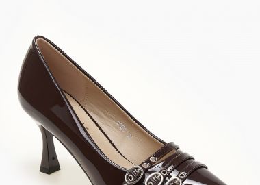 Γόβες λουστρίνι με διακοσμητικά λουράκια - Καφέ - Issue - 