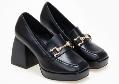 Γόβες σε στυλ oxford με μεταλλική λεπτομέρεια - Μαύρο - Issue - 