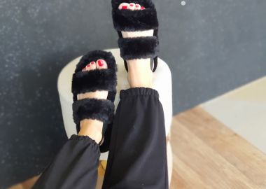 Γούνινες παντόφλες με δύο φάσες - Μαύρο - Issue - 