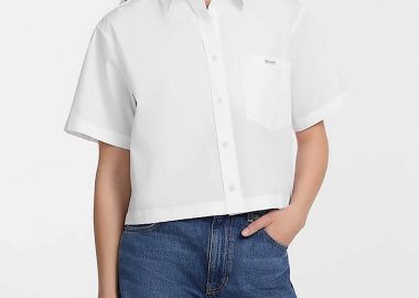 Guess γυναικείο πουκάμισο cropped με τσέπη και logo patch Boxy Fit - W5GH98WH7P1 Λευκό - GUESS - 