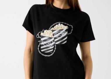 Guess γυναικείο T-shirt με ανάγλυφο print και στρας Regular Fit - W6RI28I3Z14 Μαύρο - GUESS - 