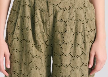 Γυναικεία embroidery βερμούδα με πιέτες - FUNKY BUDDHA - 