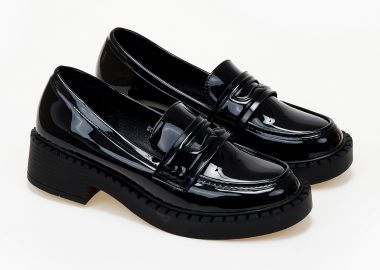 Γυναικεία loafers λουστρίνι - Μαύρο - Issue - 