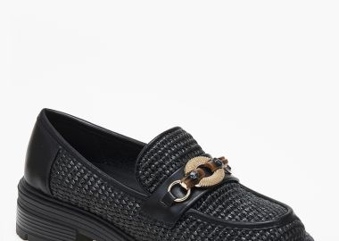 Γυναικεία loafers με ψάθα και τρακτερωτή σόλα - Μαύρο - Issue - 