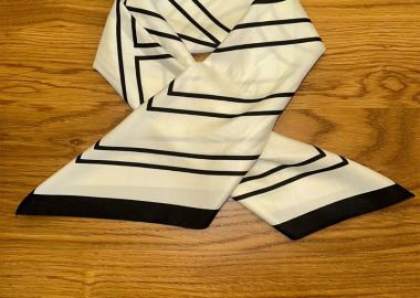 Γυναικεία μαντήλι ασπρό-μαύρο - SOU - 