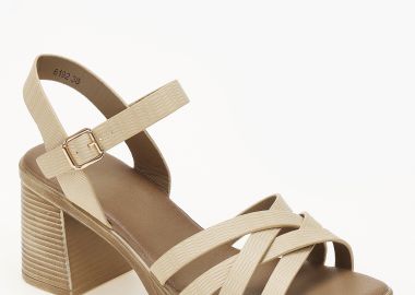 Γυναικεία πέδιλα με χοντρό τακούνι και λεπτή φιάπα - Μπεζ - Issue - 