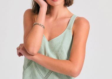 Γυναικεία πλεκτή αμάνικη μπλούζα σε ζακάρ ύφανση - FUNKY BUDDHA - 