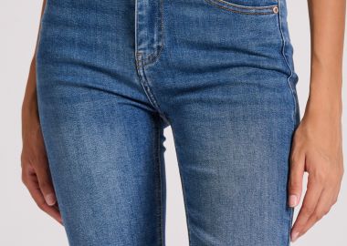 Γυναικεία τζιν βερμούδα με raw edges - FUNKY BUDDHA - 