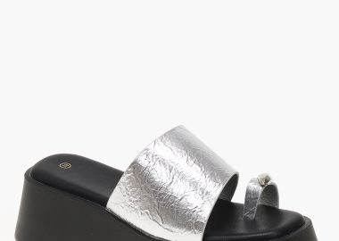 Γυναικείες πλατφόρμες με λεπτομέρεια toe ring - Ασημί - Issue - 