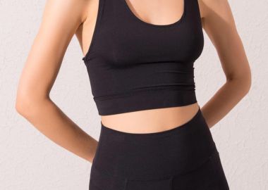 Γυναικείο αθλητικό μπουστάκι με λεπτομέρειες στο πίσω μέρος - SOU - 