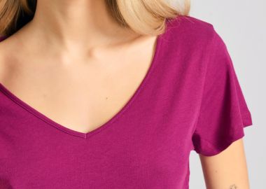 Γυναικείο βαμβακερό t-shirt με άνοιγμα V - FUNKY BUDDHA - 