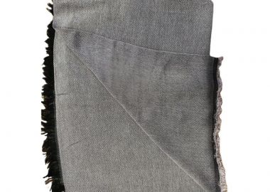 Γυναικείο φουλάρι διπλής όψης σκούρο γκρι-γκρι ανοιχτό με ροζ κρόσια - SOU - 