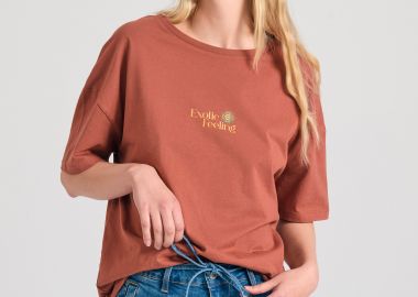 Γυναικείο loose fit t-shirt με exotic τύπωμα στην πλάτη - FUNKY BUDDHA - 