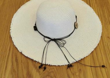 Γυναικείο ψάθινο καπέλο με κουμπιά - SOU - 