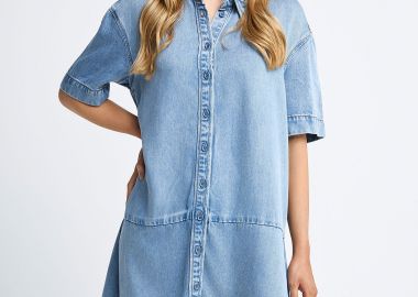 Γυναικείο relaxed denim φόρεμα με ασύμμετρο τελειώμα - FUNKY BUDDHA - 