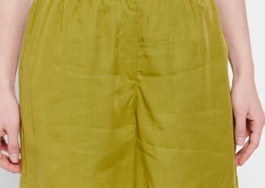 Γυναικείο σορτς από lyocell με ελαστική μέση - FUNKY BUDDHA - 