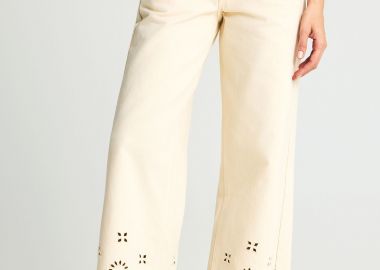 Γυναικείο τζιν παντελόνι με διάτρητο κεντημένο μοτίβο - FUNKY BUDDHA - 