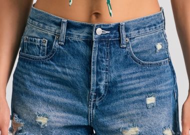 Γυναικείο τζιν σορτς με destroyed effects - FUNKY BUDDHA - 