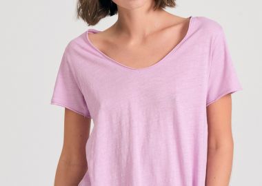 Γυναικείο V-neck t-shirt με raw edges - The essentials - FUNKY BUDDHA - 