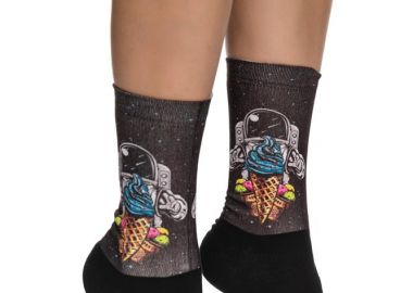 ΓΥΝΑΙΚΕΙΑ ΒΑΜΒΑΚΕΡΗ ΚΑΛΤΣΑ ΙΝΙΖΙΟ ΜΕ ΤΥΠΩΜΕΝΟ ΣΧΕΔΙΟ ΑΣΤΡΟΝΑΥΤΗ ΚΑΙ ΧΩΝΑΚΙ ΠΑΓΩΤΟ 3196-02 ΜΑΥΡΟ - INIZIO - 