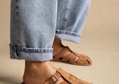 Ideal shoes Fisherman mules - 9783 - Κάμελ Σουέτ - Ideal shoes - 