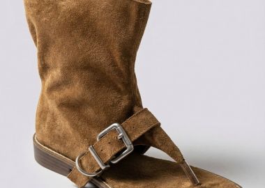Ideal shoes Μποτάκια με λουράκι στον αστράγαλο - 2850 - Κάμελ Σουέτ - Ideal shoes - 