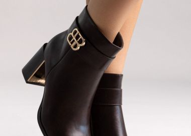 Ideal shoes Μποτάκια με ψηλό τετράγωνο τακούνι - 6381A - Σκούρο Καφέ Ματ - Ideal shoes - 