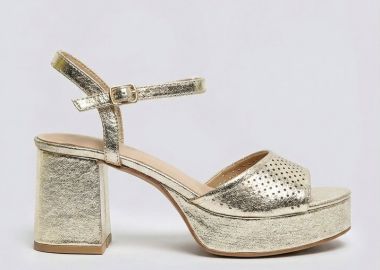 Ideal shoes Πέδιλα με χοντρό τακούνι - 2839 - Gold - Ideal shoes - 