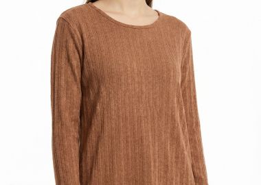 ΚΑΦΕ ΠΛΕΚΤΗ ΡΙΠ ΜΠΛΟΥΖΑ ΣΕ ΙΣΙΑ ΓΡΑΜΜΗ - Anna Raxevsky - 