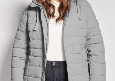 Καπιτονέ μπουφάν με κουκούλα και γούνινη επένδυση -  - 