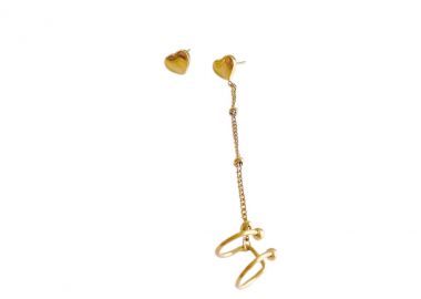 Καρφωτά σκουλαρίκια καρδιές με αλυσίδα και ear cuff από ανοξείδωτο ατσάλι σε χρυσή απόχρωση -  - 