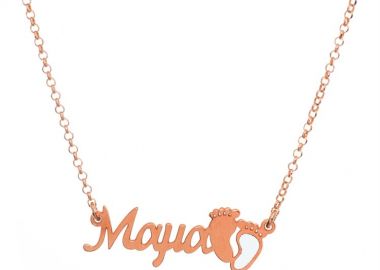 Κολιέ Μαμά και τις πατούσες του παιδιού(που δεν ξέρουμε ακόμα φύλο) με ημερομηνία γέννησης από ρόζ επιχρυσωμένο ασήμι -  - 