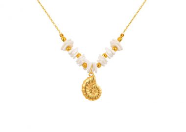 Κολιέ με λευκές πέτρες και κρεμαστό κοχύλι από ανοξείδωτο ατσάλι σε χρυσή απόχρωση -  - 