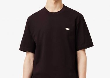 Lacoste ανδρικό T-shirt με κεντημένο λογότυπο και graphic print στο πίσω μέρος Classic Fit - TH0537-00 Καφέ Σκούρο - LACOSTE - 