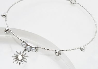 ΛΕΠΤΟ ΑΣΗΜΙ ΒΡΑΧΙΟΛΙ ΜΕ ΣΤΡΑΣ, ΠΕΡΛΕΣ ΚΑΙ ΚΡΕΜΑΣΤΟ ΗΛΙΟ - Anna Raxevsky - 