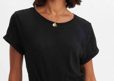 Levi's® γυναικείο T-shirt μονόχρωμο με rolled μανίκια Standard Fit 