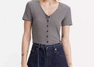Levi's® γυναικείο τοπ με ριγέ σχέδιο και V Slim Fit 