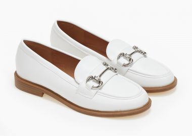 Loafers με διακοσμητική αγκράφα - Λευκό - Issue - 