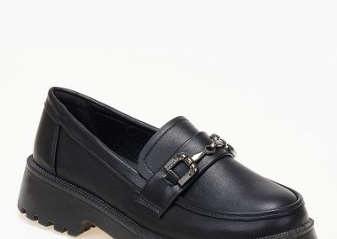 Loafers με διακοσμητική αγκράφα - Μαύρο - Issue - 