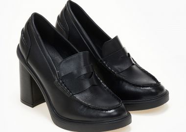 Loafers με ιδιαίτερο τακούνι - Μαύρο - Issue - 