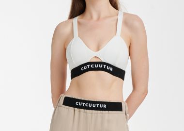 Logo Bralette Top in White - Cutcuutur - 